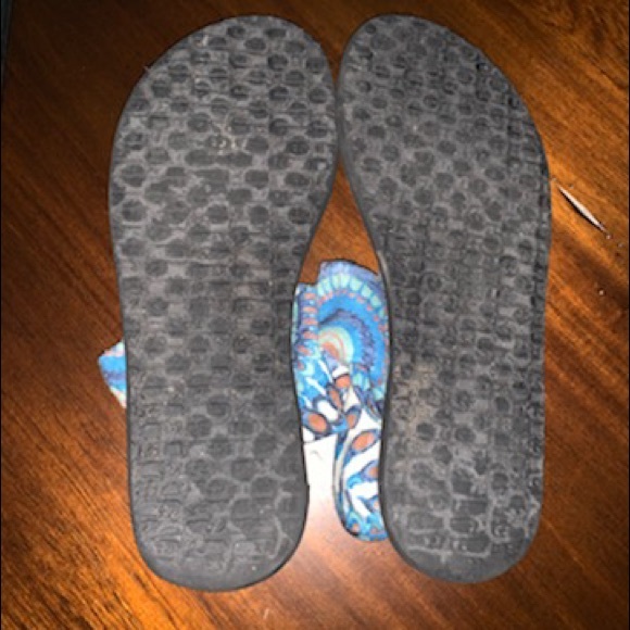Sanuk sandals - Picture 2 of 3